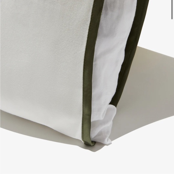 Silked four leaf clover satin pillow case - Picture 4 of 10